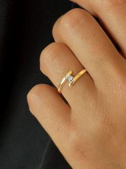 DIA DIAMONDS Pozłacany pierścionek z diamentami rozmiar: 58. Żółte pierścionki DIA DIAMONDS, z diamentem, pozłacane. Za 203.45 zł.