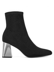 DeeZee Botki 5758 Czarny. Czarne botki DeeZee, bez wzorów, z materiału, bez obcasa, na słupku, bez zapięcia. Za 189.99 zł.