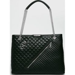 Love Moschino - Torebka. Czarne torby na ramię Love Moschino, bez wzorów, z materiału, casualowe, do ręki, duże, pikowane, bez dodatków. W wyprzedaży za 849.90 zł.