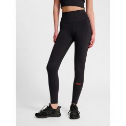 Damskie legginsy Hummel Hiit Intensity. Czarne bielizna sportowa Hummel, bez wzorów. Za 294.50 zł.