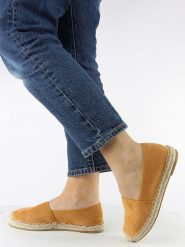 Foreverfolie Espadryle w kolorze karmelowym rozmiar: 37. Brązowe espadryle Foreverfolie, bez wzorów, z materiału, bez obcasa, bez zapięcia. Za 70.41 zł.
