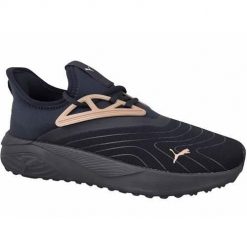 Buty do chodzenia damskie Puma Pacer Beauty. Czarne obuwie sportowe Puma, z gumy, bez zapięcia, trekkingowe. Za 363.00 zł.
