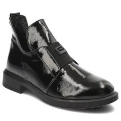 Czarne Botki Bombonella Eleganckie Lakierowane Obuwie Damskie. Czarne botki Bombonella, na zimę, z aplikacjami, z lakierowanej skóry, bez obcasa, bez zapięcia. Za 329.00 zł.