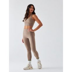 Legginsy Sportowe BeShaped Pilates Joga. Czerwone legginsy BESHAPED, bez wzorów, z elastanu. Za 199.00 zł.