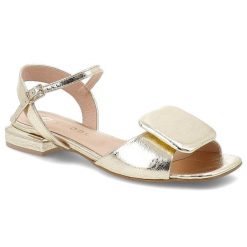 Sandały damskie Armodo, skórzane lakierowane na płaskim obcasie z ozdobą i ze sprzączką, złote, 886-R. Żółte sandały Armodo, z aplikacjami, z lakierowanej skóry, eleganckie, bez obcasa, na obcasie, bez zapięcia. Za 269.00 zł.