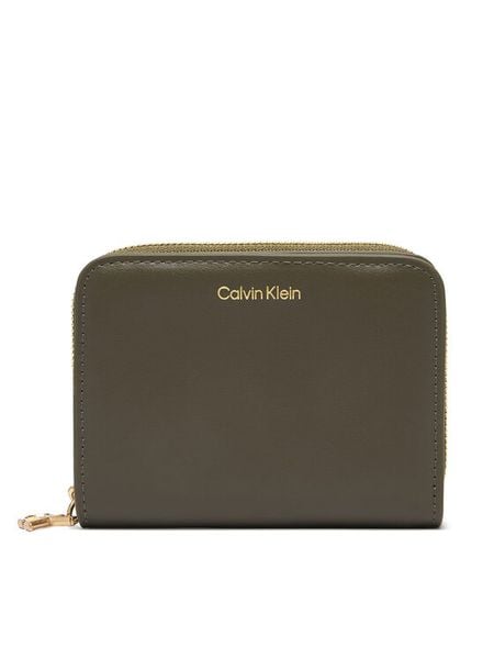 Calvin Klein Portfel LV04F1075G Zielony ciemny. Zielone portfele Calvin Klein, bez wzorów, ze skóry. Za 289.99 zł.