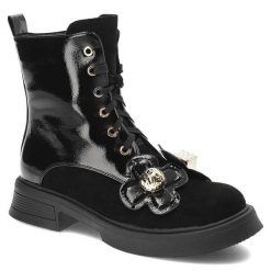 Czarne Botki S.Barski Modne Buty Damskie. Czarne botki S.BARSKI, bez wzorów, z lakierowanej skóry, bez obcasa, bez zapięcia. Za 249.00 zł.