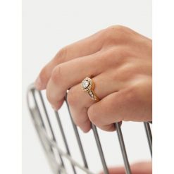 Pierścionek Guess. Żółte pierścionki Guess, złote. Za 159.99 zł.
