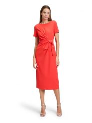 Betty Barclay Sukienka w kolorze czerwonym rozmiar: 40. Czerwone sukienki Betty Barclay, bez wzorów, bez kołnierzyka, bez ramiączek, midi. Za 195.99 zł.