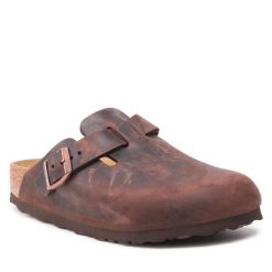 Klapki Birkenstock. Brązowe klapki Birkenstock, bez wzorów, bez obcasa. Za 529.99 zł.