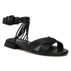 Sandały QUAZI. Czarne sandały QUAZI, bez wzorów, bez obcasa, na płaskiej podeszwie, bez zapięcia. Za 319.99 zł.