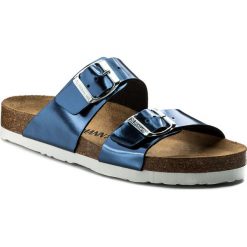 Klapki DR. BRINKMANN - 701175 Blau 5. Niebieskie klapki Dr. Brinkmann, bez wzorów, z materiału, bez obcasa. W wyprzedaży za 99.00 zł.