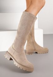 Ciemnobeżowe Kozaki z Imitacji Zamszu w Stylu Basic Fesamea. Brązowe kozaki Renee, z jeansu, bez obcasa, na płaskiej podeszwie, bez zapięcia. Za 159.99 zł.