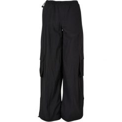 Nylonowe Szerokie Spodnie Cargo Dla Pań I Panów. Czarne spodnie dresowe Urban Classics, xs, bez wzorów, z nylonu. Za 179.99 zł.