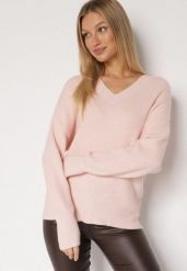 Jasnoróżowy Sweter z Domieszką Kaszmiru z Dekoltem w Serek Feralaine. Czerwone swetry Born2be, bez wzorów, z jeansu, bez ramiączek. Za 99.99 zł.
