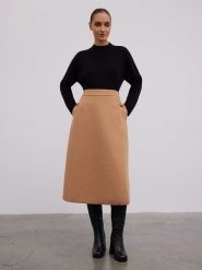 BGN Spódnica w kolorze jasnobrązowym rozmiar: 40. Brązowe spódnice BGN, na co dzień, bez wzorów, z wełny, midi, proste. Za 118.01 zł.