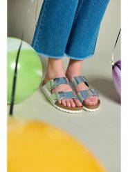 Birkenstock Skórzane klapki "Arizona" w kolorze srebrnym rozmiar: 36. Szare klapki Birkenstock, bez wzorów, ze skóry, z otwartym noskiem, bez obcasa. Za 430.45 zł.