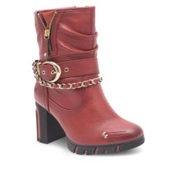 Botki Mustang. Czerwone botki Mustang, bez wzorów, bez obcasa, na słupku, bez zapięcia. Za 419.99 zł.