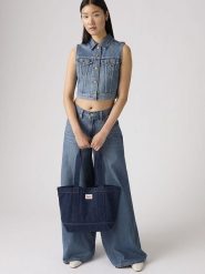 Levi's Torebka w kolorze niebieskim - 43 x 30 x 15 cm rozmiar: onesize. Niebieskie torby na ramię Levi's®, bez wzorów, z bawełny, na ramię, bez dodatków. Za 115.24 zł.