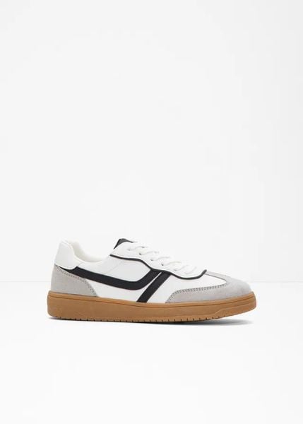 Sneakersy. Białe obuwie sportowe bonprix, bez zapięcia. Za 124.99 zł.