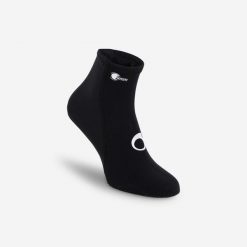 Skarpety do nurkowania Subea SCD z neoprenu 2 mm. Czarne skarpety SUBEA, bez wzorów, z materiału. Za 29.99 zł.