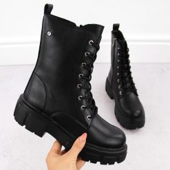 Skórzane botki damskie workery czarne Filippo DBT4759. Czarne botki Filippo, bez wzorów, ze skóry, bez obcasa, bez zapięcia. Za 160.00 zł.