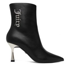 Botki Juicy Couture. Czarne botki Juicy Couture, bez wzorów, bez obcasa, na szpilce, bez zapięcia. Za 399.99 zł.