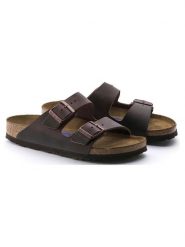 Birkenstock Klapki "Arizona" w kolorze brązowym rozmiar: 38. Brązowe klapki Birkenstock, bez wzorów, z otwartym noskiem, bez obcasa. Za 478.62 zł.