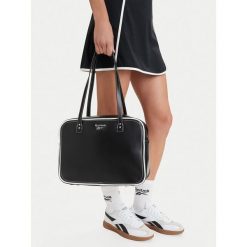 Torebka Reebok. Czarne torebki klasyczne Reebok, bez wzorów, bez dodatków. Za 169.99 zł.