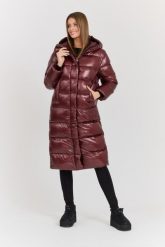 HETREGO Bordowy damski płaszcz puchowy Tara Woman Oversized Quilted Coat, Rozmiar 36 EU - 40 IT. Czerwone płaszcze HETREGO, bez wzorów, z poliamidu, bez kaptura. W wyprzedaży za 1,649.99 zł.