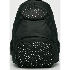 Roxy - Plecak. Czarne plecaki Roxy, bez wzorów, z materiału. W wyprzedaży za 159.90 zł.