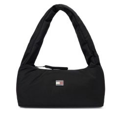 Torebka Tommy Jeans. Czarne torebki klasyczne Tommy Jeans, bez wzorów, z jeansu, bez dodatków. Za 429.99 zł.