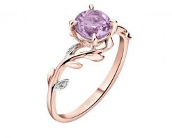 Pierścionek z różowego złota z diamentami i ametystem - próba 375. Czerwone pierścionki Apart, z ametystem, złote. Za 1,759.00 zł.