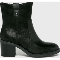 Caprice - Botki. Czarne botki Caprice, bez wzorów, z materiału, bez obcasa, na obcasie, bez zapięcia. W wyprzedaży za 329.90 zł.