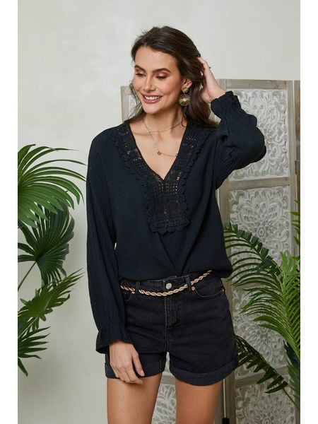 Lin Passion Bluzka w kolorze czarnym rozmiar: 40/42. Czarne bluzki Lin Passion, bez wzorów, z bawełny, klasyczne, bez kołnierzyka, bez ramiączek. Za 132.05 zł.