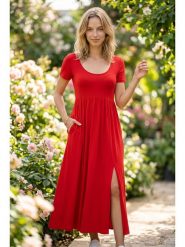 SOULSHAE Sukienka w kolorze czerwonym rozmiar: XXL/3XL. Czerwone sukienki SOULSHAE, xl, bez wzorów, z wiskozy, bez kołnierzyka, bez ramiączek, maxi. Za 159.95 zł.