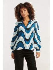 Smashed Lemon Bluzka w kolorze niebiesko-błękitnym rozmiar: 3XL. Niebieskie bluzki Smashed Lemon, xl, bez wzorów, z wiskozy, bez kołnierzyka, bez ramiączek. Za 135.17 zł.