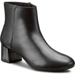 Botki UNISA - Karisiace Black Napasilk B. Czarne botki Unisa, bez wzorów, ze skóry, bez obcasa, na obcasie, bez zapięcia. W wyprzedaży za 389.00 zł.