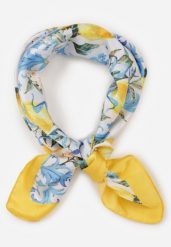 Niebieski Szalik Typu Apaszka ze Wzorem w Owoce Fatima. Niebieskie szaliki Renee, na lato, bez wzorów, z materiału. Za 39.99 zł.