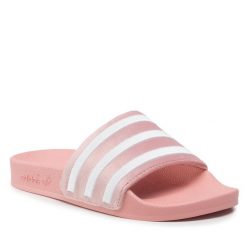 Klapki adidas. Czerwone klapki Adidas, bez wzorów, bez obcasa. Za 269.99 zł.
