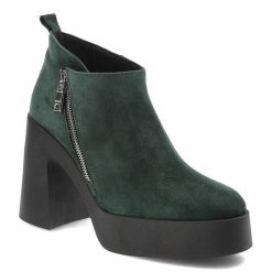 Zielone Botki Armodo Modne Buty Na Obcasie. Zielone botki Armodo, bez wzorów, z zamszu, bez obcasa, na obcasie, bez zapięcia. Za 359.00 zł.