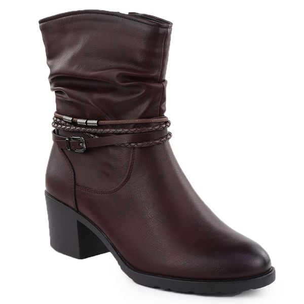 Botki damskie na klocku marszczone bordowe Jezzi ASA128-63. Czerwone botki Jezzi, bez wzorów, ze skóry ekologicznej, bez obcasa, bez zapięcia. Za 199.99 zł.