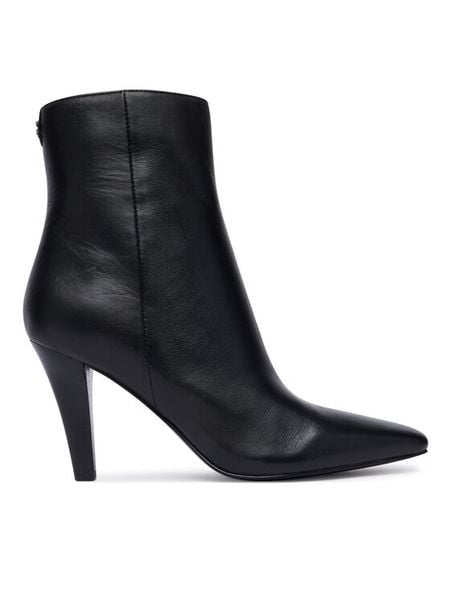 Guess Botki FLTRFF LEA10 Czarny. Czarne botki Guess, z aplikacjami, ze skóry, bez obcasa, na słupku, bez zapięcia. Za 824.99 zł.