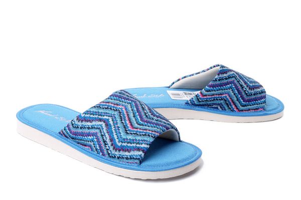 METEOR 090 Iga niebieski, kapcie damskie. Niebieskie obuwie domowe Meteor, bez wzorów, bez zapięcia. Za 40.79 zł.