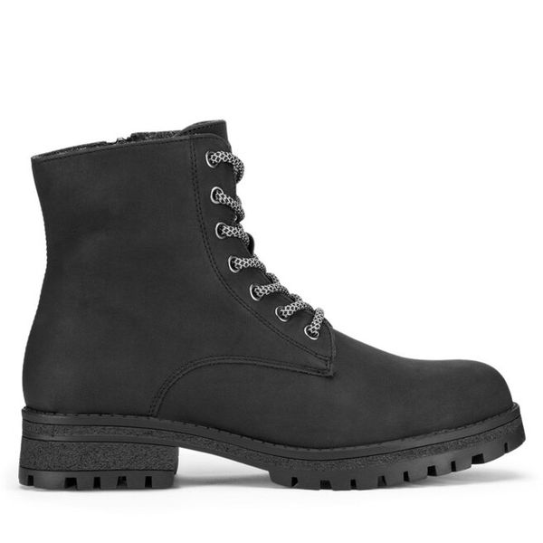 Trzewiki Clara Barson. Czarne botki Clara Barson, bez wzorów, bez obcasa, na płaskiej podeszwie, bez zapięcia. Za 99.99 zł.