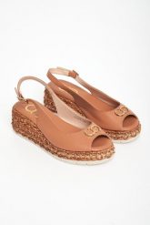 Sandały damskie skórzane CESARE CASADEI. Sandały Cesare Casadei, bez wzorów, bez obcasa, bez zapięcia. Za 1,999.00 zł.