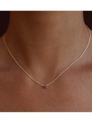 Les Petites Précieuses Pozłacany naszyjnik z rubinem - dł. 40 cm rozmiar: onesize. Czerwone naszyjniki Les Petites Précieuses, z rubinem, pozłacane. Za 118.56 zł.