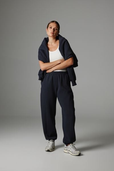 SPODNIE HARPER GRAFITOWE XS - Flawless. Szare spodnie dresowe Flawless, uniwersalny, bez wzorów, z bawełny. Za 359.00 zł.