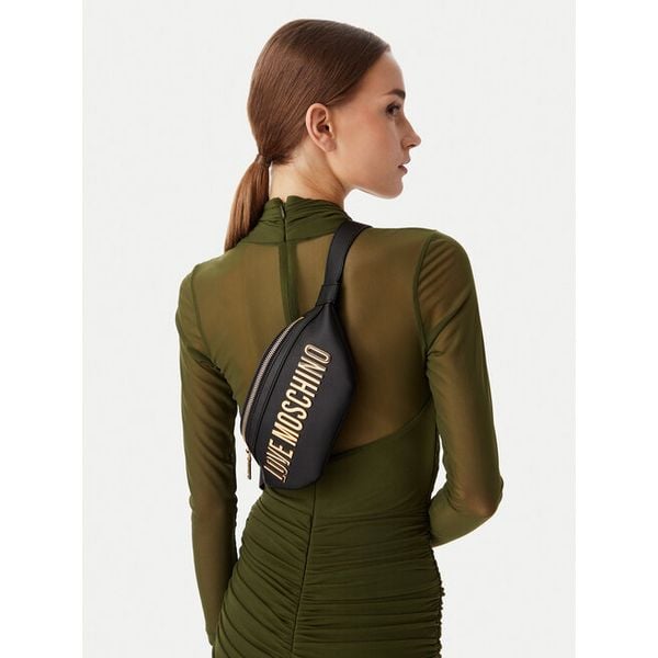 Nerka LOVE MOSCHINO. Czarne torebki klasyczne Love Moschino, bez wzorów, bez dodatków. Za 859.99 zł.