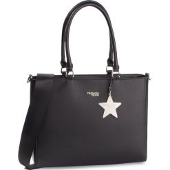 Torebka TRUSSARDI JEANS - T-Easy Star Tote 75B00670 K299. Czarne torebki klasyczne Trussardi Jeans, bez wzorów, z jeansu, duże, bez dodatków. W wyprzedaży za 319.00 zł.